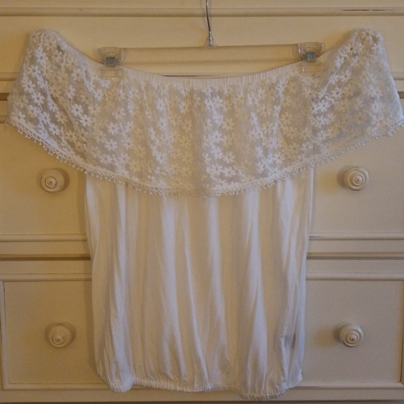 White Off The Shoulder Top - Picture 3 of 3